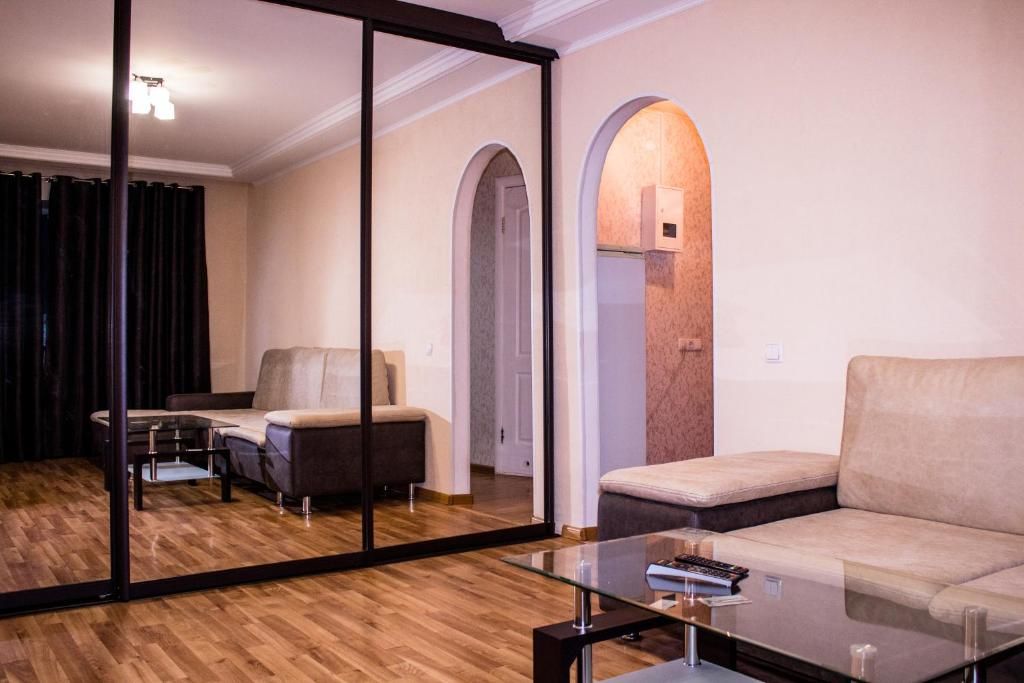 Апартаменты Semi-luxury Apt on Yatsenka 8 near Intourist Hotel Запорожье
