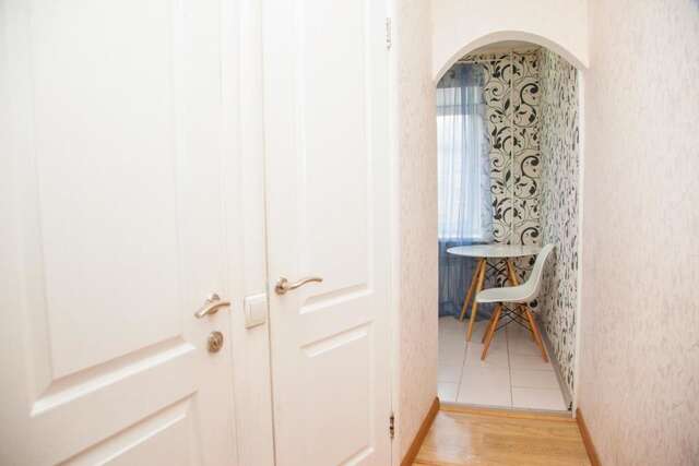 Апартаменты Semi-luxury Apt on Yatsenka 8 near Intourist Hotel Запорожье-13
