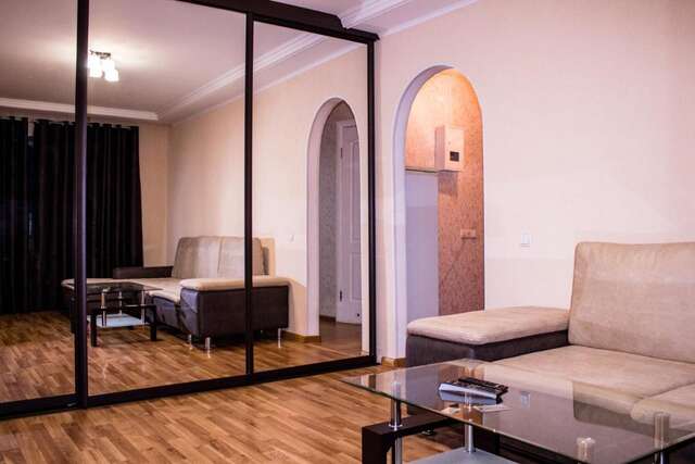 Апартаменты Semi-luxury Apt on Yatsenka 8 near Intourist Hotel Запорожье-18