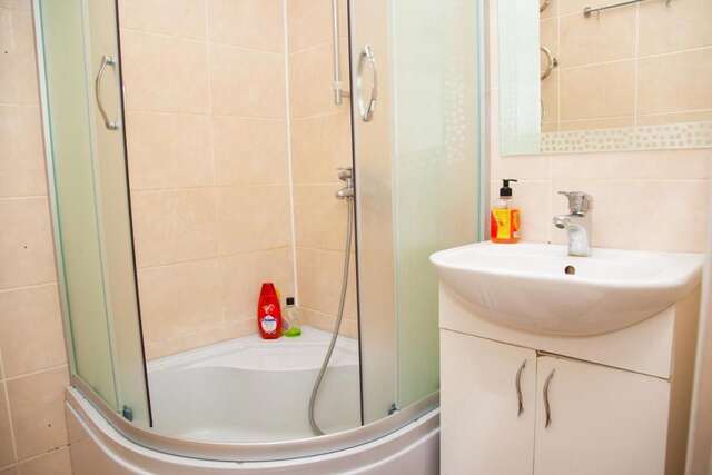 Апартаменты Semi-luxury Apt on Yatsenka 8 near Intourist Hotel Запорожье-11